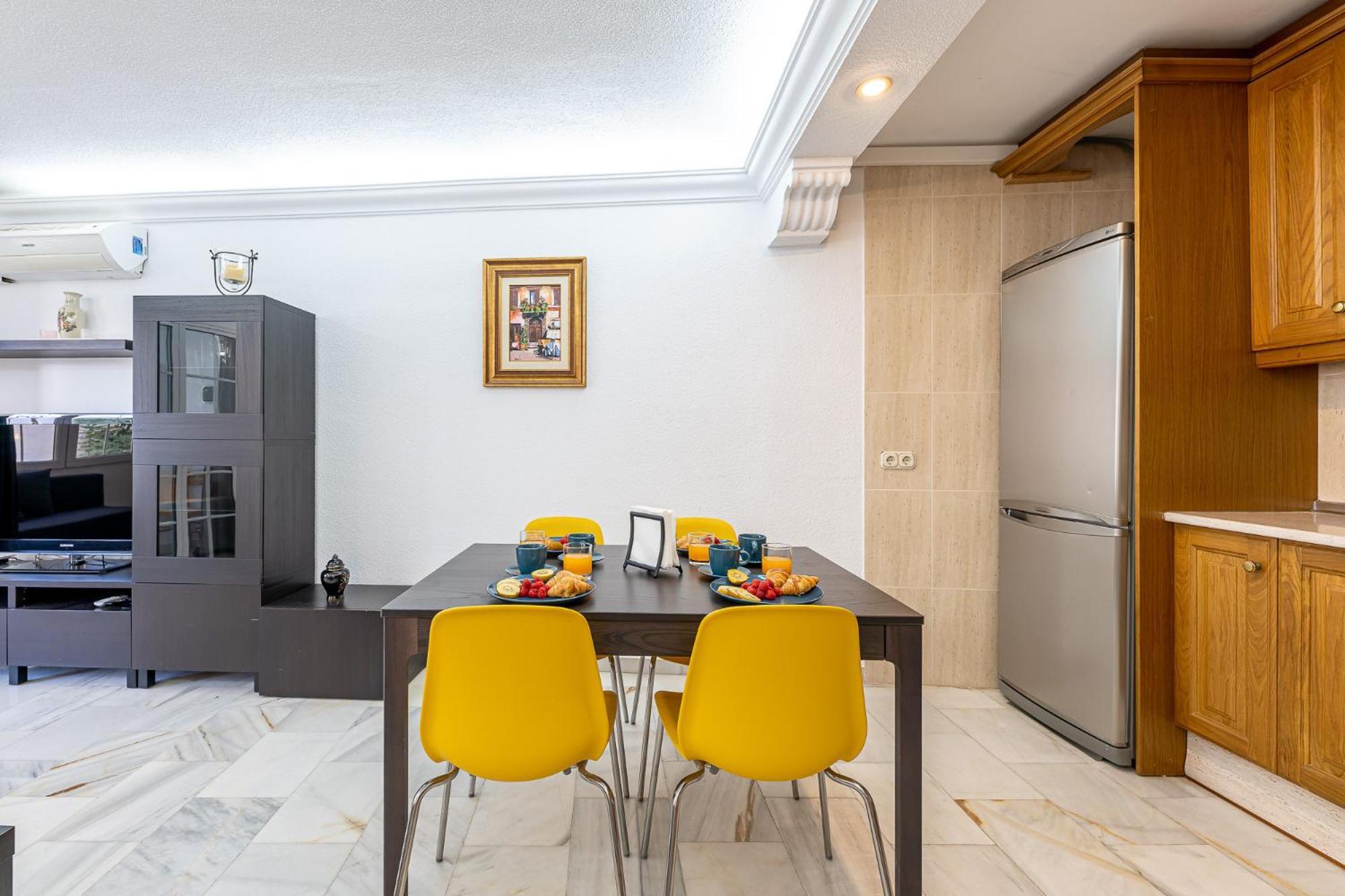 797 Holiday Rentals - Piso Para 3 En La Carihuela Con Piscina トレモリノス エクステリア 写真